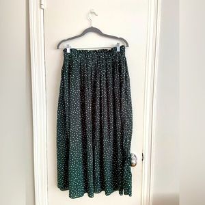 Maxi green polka dot skirt with pocket